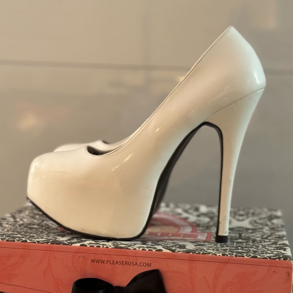Bordello White patent leather platform heels - Picture 4 of 4